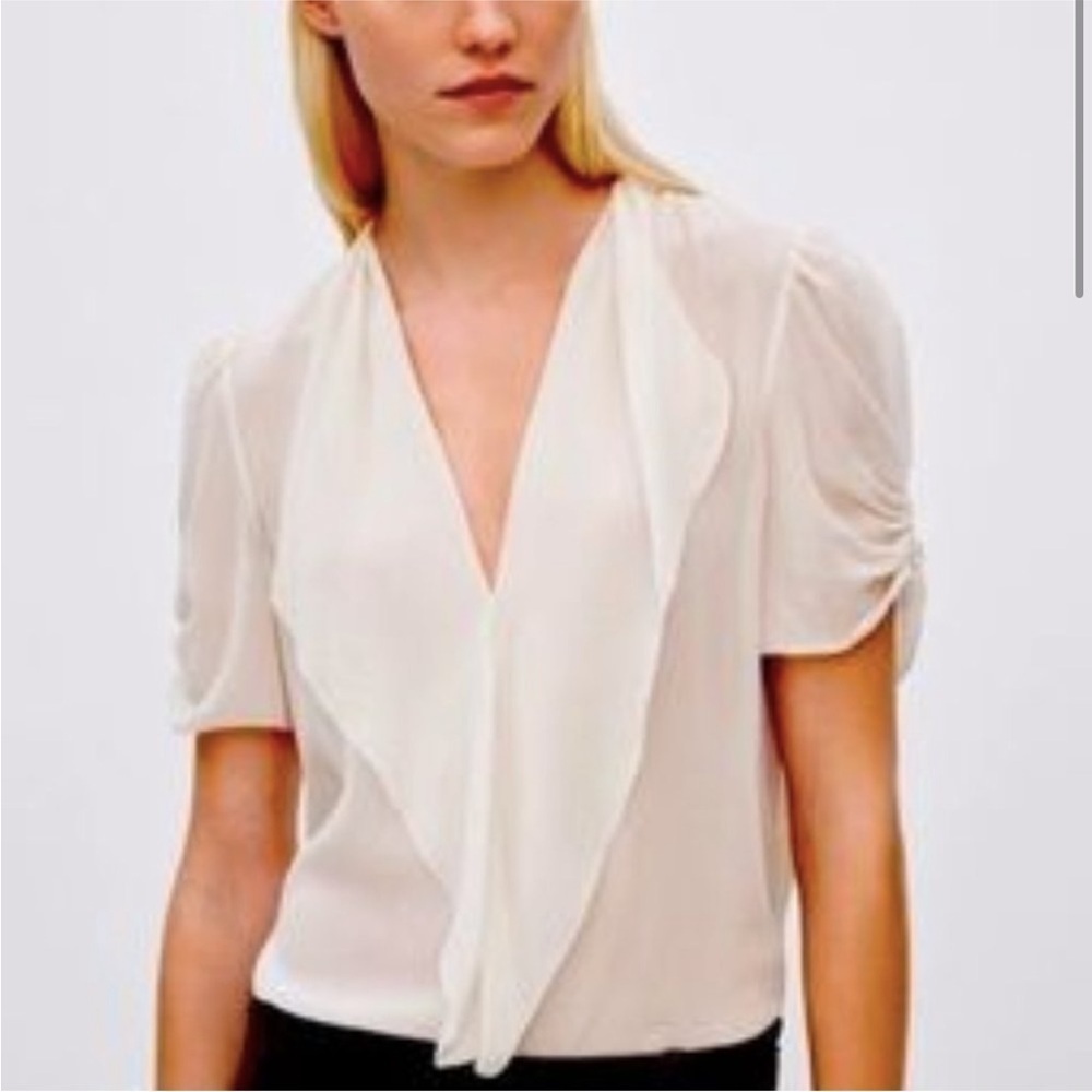 Aritzia T. Babaton "Tinsley" silk blouse in cream size xs